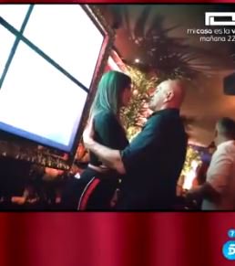 Srta_Pons's tweet photo. Che documentación, Che Che, la papela del camión, la papela, la papela, la papela del camión. #Decensor https://t.co/hRwdIQMKCR