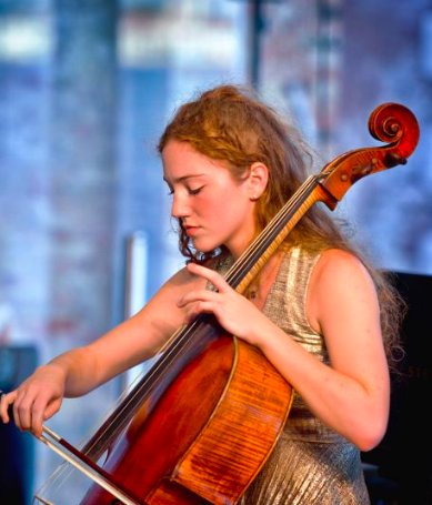 gstaadnymf's tweet photo. Delightful cellist Erica Piccotti added to the @ParkGstaad  New Year festival 'Young Artists Series' on Sunday 30.12.2018. Here she is with Tchaikovsky https://t.co/XWKRVs7PNQ https://t.co/RMKt8mlPek