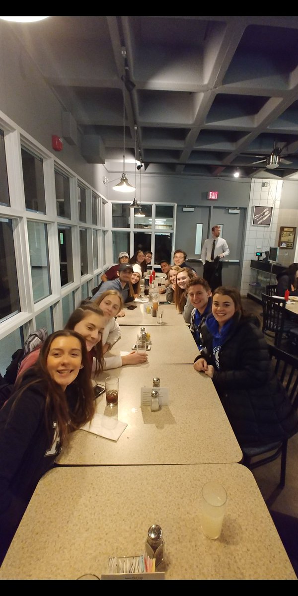 SalemHSRocks's tweet photo. Great meeting today! All three school's leadership groups met today to discuss future plans! #Leadership #TriBoard https://t.co/o6roMRi6gS