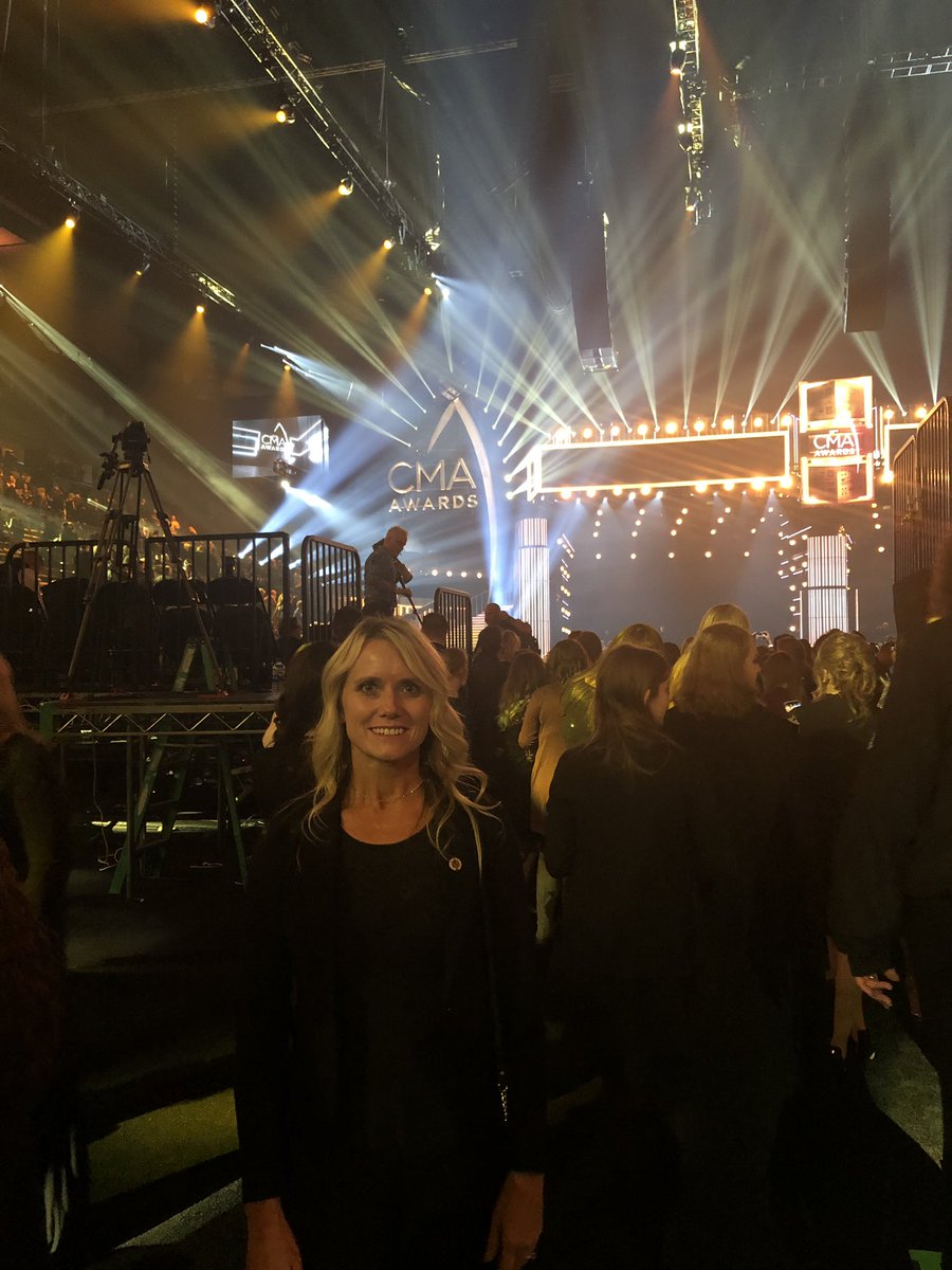 ArtistsMagic's tweet photo. CMA Awards! #CMAawards2018 #CMA #nashville https://t.co/tpPjHJwYSq
