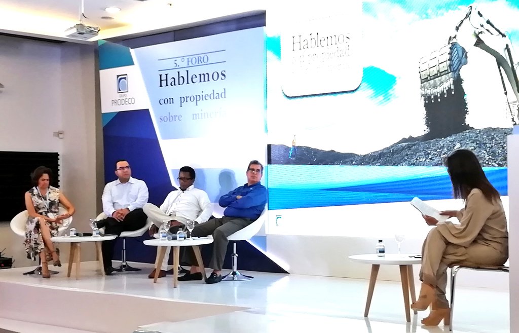 ANMColombia's tweet photo. #AEstaHora en #ForoProdeco inicia panel: "Formas efectivas de compensar la huella de carbono: experiencia REDD+" @GrupoProdeco https://t.co/OzaKPgcpvb