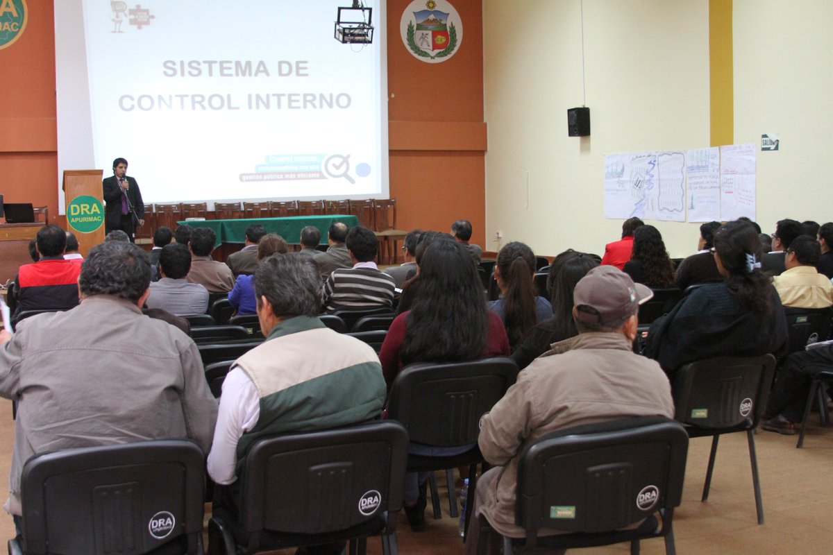 DraApurimac's tweet photo. Charla sobre Sistema de Control Interno dirigida al personal técnico y administrativo de la #DRAApurímac en el Centro de Capacitación San Antonio #Abancay #Apurímac https://t.co/y6SoSk6xRy