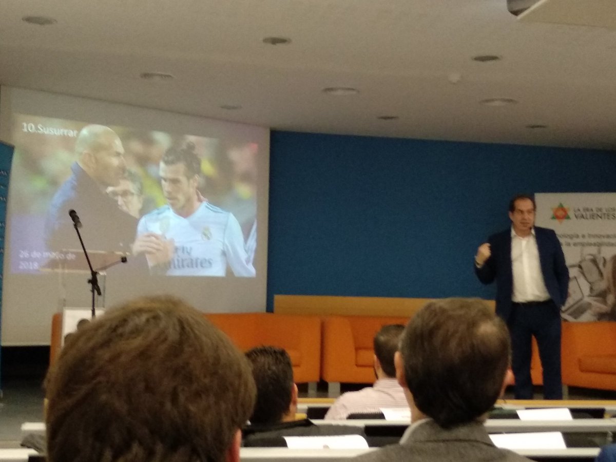 mastalentocoach's tweet photo. @juancarcubeiro nos dice que a los #Millennials hay que susurrarles.
En la presentación de #TALENTIKUM.
Conozco a una susorradora nata @GraceSalazar_L 🤗🤗. Qué suerte tienen los participantes de @Lanzaderas_EES #Murcia
#TalentoMillennial
@eravalientes https://t.co/SwlLrMKTBz