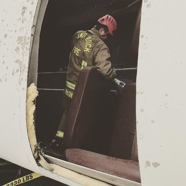 Paratech_Inc's tweet image. A few pictures from this past weekend’s big rig and heavy vehicle rescue class. #rrfd #paratech #hursttools 📷: @rrfdres2cue