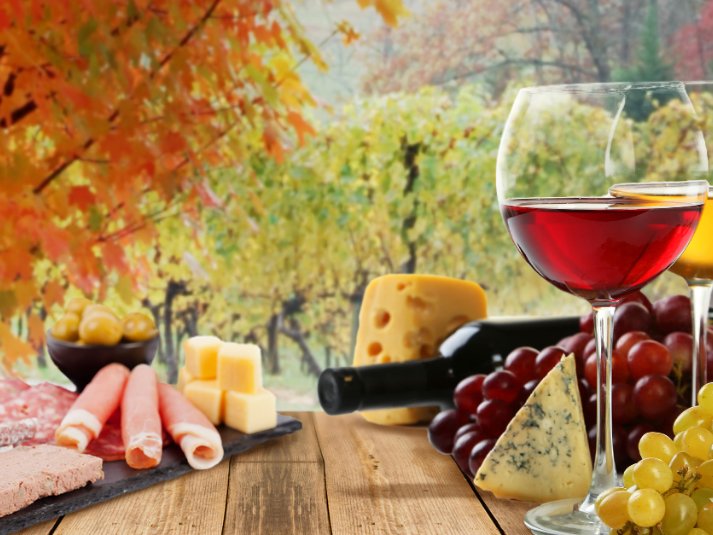 Experience the beauty of this season along with the taste of four different local wineries during the 2018 Appalachian Food &amp; Wine Trail. Learn more about the event here:  ow.ly/4kT330msTo1 #wine #appalachianfoodandwinetrail #golakechatuge