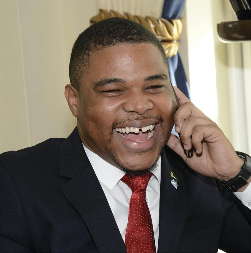 JamaicaGleaner's tweet photo. Manchester High past student Chevano Baker is 2019 Rhodes Scholar https://t.co/1mlzrvlwCs https://t.co/viGS6ON2AC