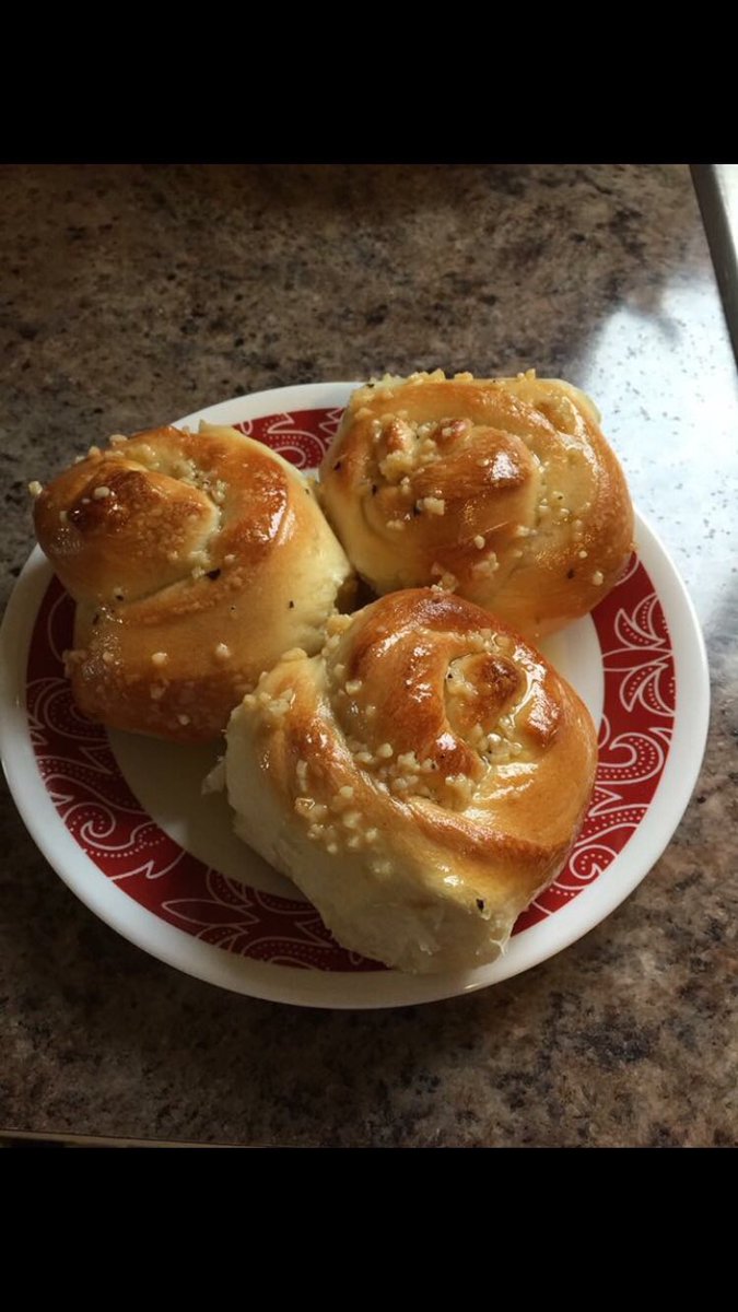 Bennyspizzapro's tweet image. We made #garlicknots with our #bennysdough purchased in Seattle at Marketime Foods, Leschi Market, Bert’s Red Apple, and Ken’s Market Queen Anne #castironpizza #lodgecastiron