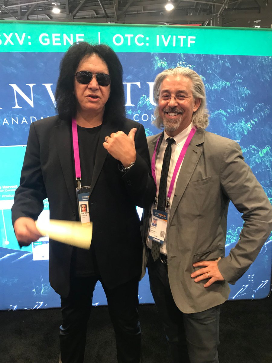 TailoredBen's tweet photo. Our very own CEO and Founder, Jeffery Rosen, is in attendance of the MJBiz conference Wed - Friday. The biggest cannabis conference in the country.  If you see him there give him a hello 😀 @MJBizDaily  #MJBizCon #MJBizCon2018 https://t.co/wvaw6gaN2A