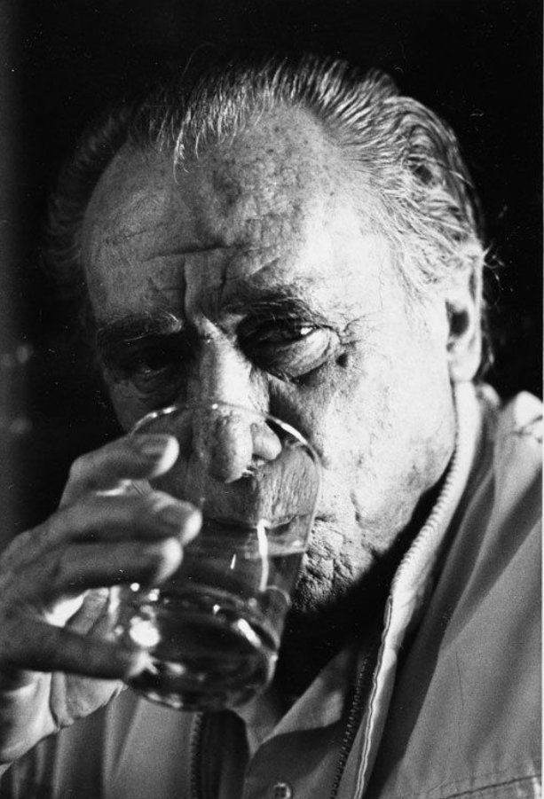 SimonBoerActor's tweet photo. “Drinking is another way of thinking, another way of living. It gives you two lives instead of one”, meint Charles Bukowski. Ein weiteres Argument für meine #TRINKERLESUNG am 17.11. - https://t.co/pJWrd8NH07 #boerliest #boertrinkt #bonn #bonnliest #bonntrinkt https://t.co/7x2OBzIIqn