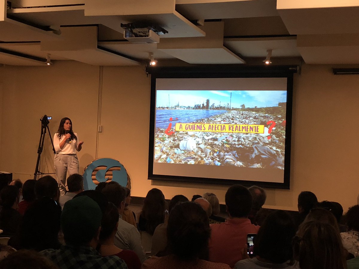 ONUDI_conosur's tweet photo. Comenzaron los #PitchCircular
Ahora #MUTA presentando sus lentes de sol a partir de bolsas de nylon. “Dejar de diseñar productos que se transformen en basura para crearlos a partir de ella” https://t.co/nLqPd3qqSJ