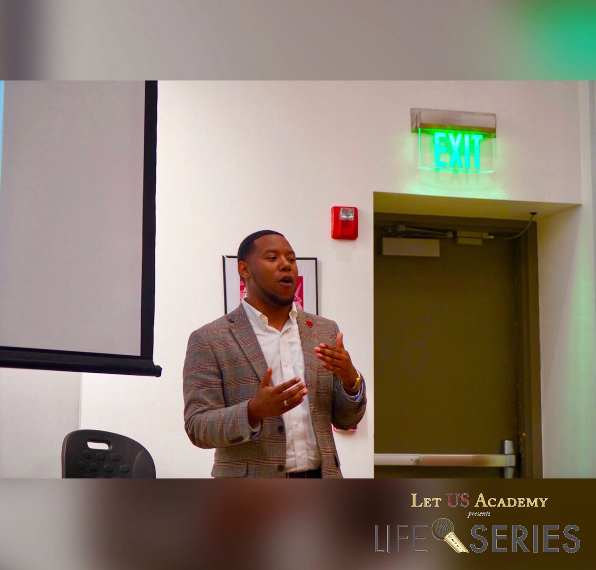 LetUs1881's tweet photo. Last night, #TUalum Robert Stewart @1ceC0ld_Prez enlightened students on “Building on Strengths and Passion”. He shared how trusting his instincts led him to his dream job as outreach coordinator for Congresswoman Sewell.
Stay tuned up for more on this event!!
#LifeSeries #TU12 https://t.co/ZFTrk5P8Tw
