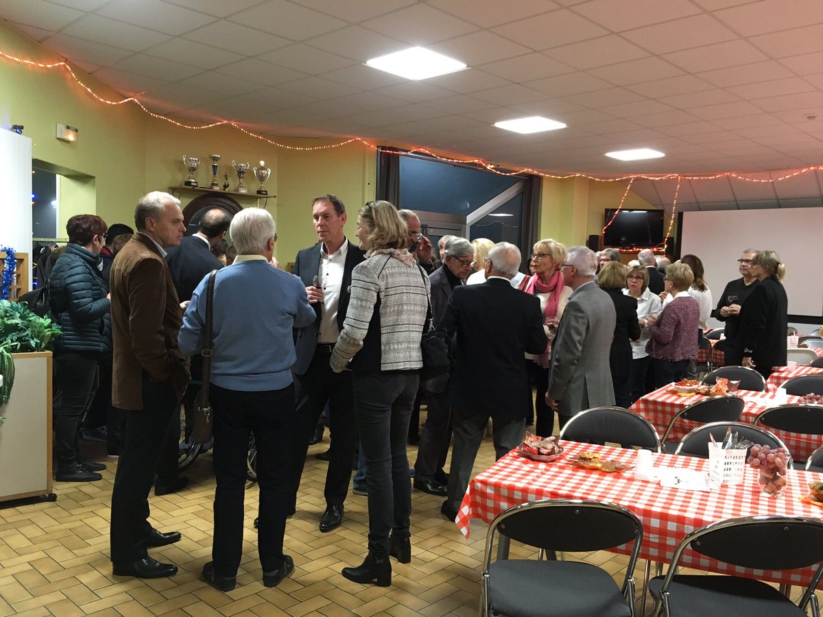 RotaryPalaiseau's tweet photo. [#RotaryBeaujolais2018] Soirée Beaujolais du #RotaryPalaiseau dans une ambiance chaleureuse, en présence de @gdelasteyrie, maire de Palaiseau. Merci à tous d’être venus nombreux, en soutien aux actions que nous portons. https://t.co/E6UJ8wihgl