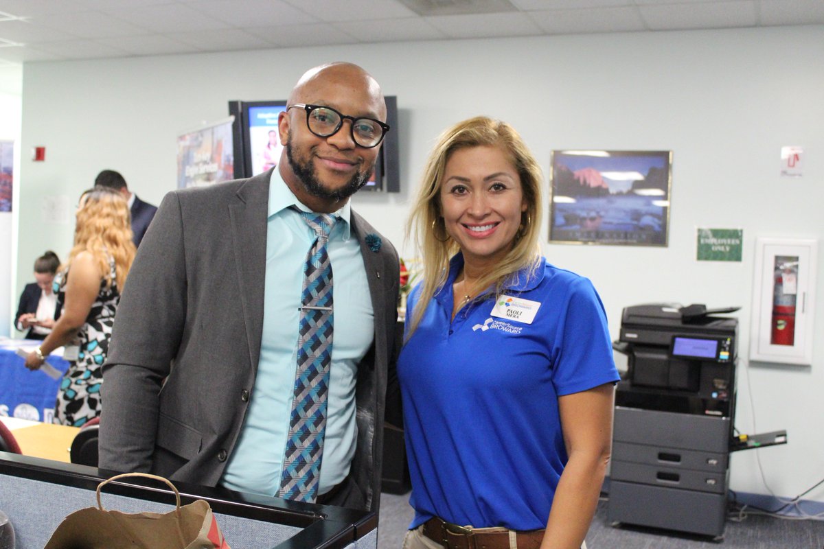 CareerSourceBD's tweet photo. @RMKYachtService and our staff worked selflessly in assisting our job seekers in finding employment yesterday at our #PaychecksForPatriots event! #P4P2018 https://t.co/hdz8OG7DxO