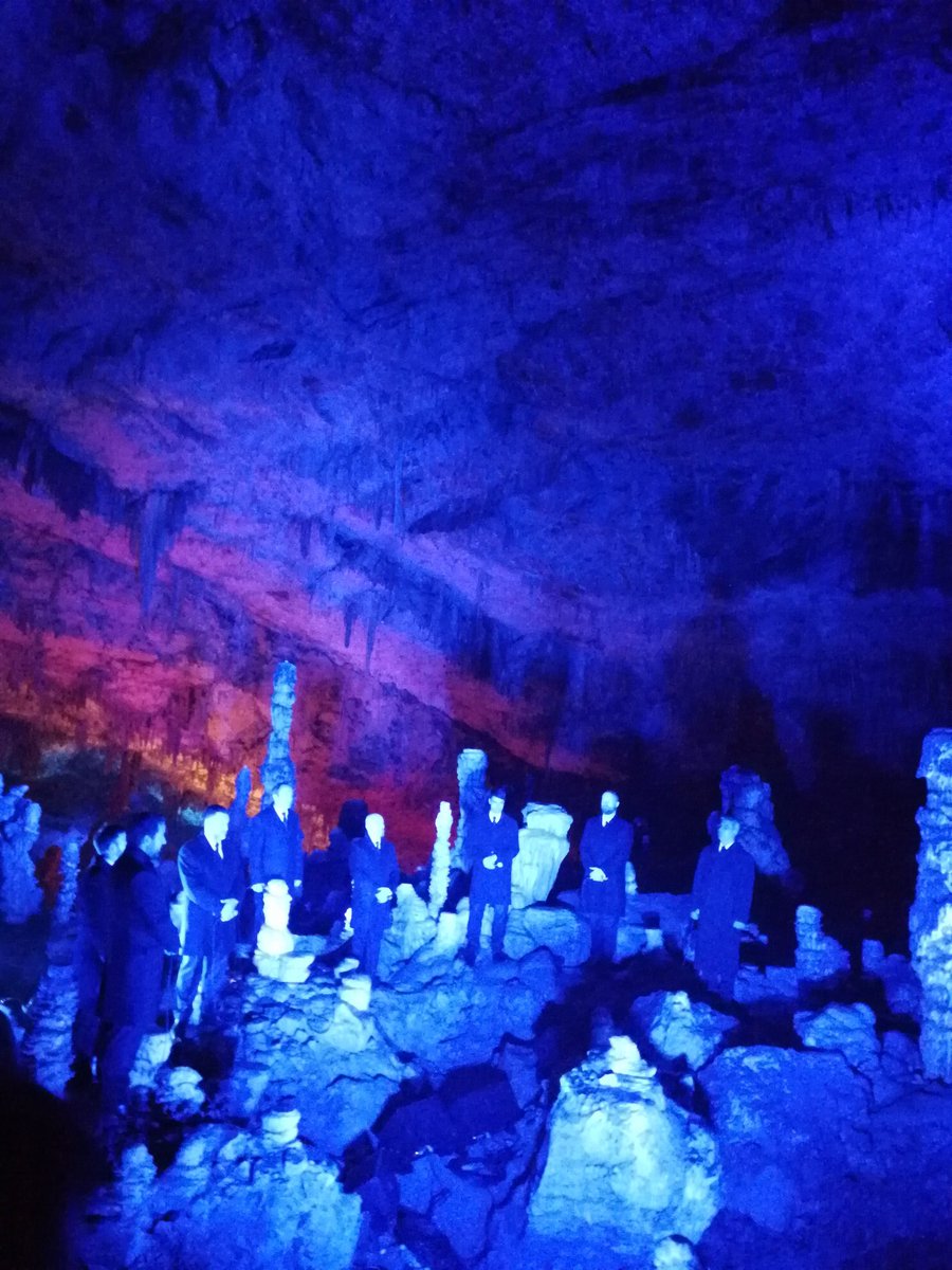 tourism_slo's tweet photo. Spektakla ob 200-letnici odkritja najlepših delov Postojnske jame s slavnostnim govornikom predsednikom 🇸🇮 Borutom Pahorjem se udeležuje tudi mag. Maja Pak, direktorica STO. Nepozabno glasbeno doživetje je pričaral Metteo Boccelli #200yearsofwow 
#IfeelSlovenia @PostojnaCave https://t.co/E8WMcZFRxX