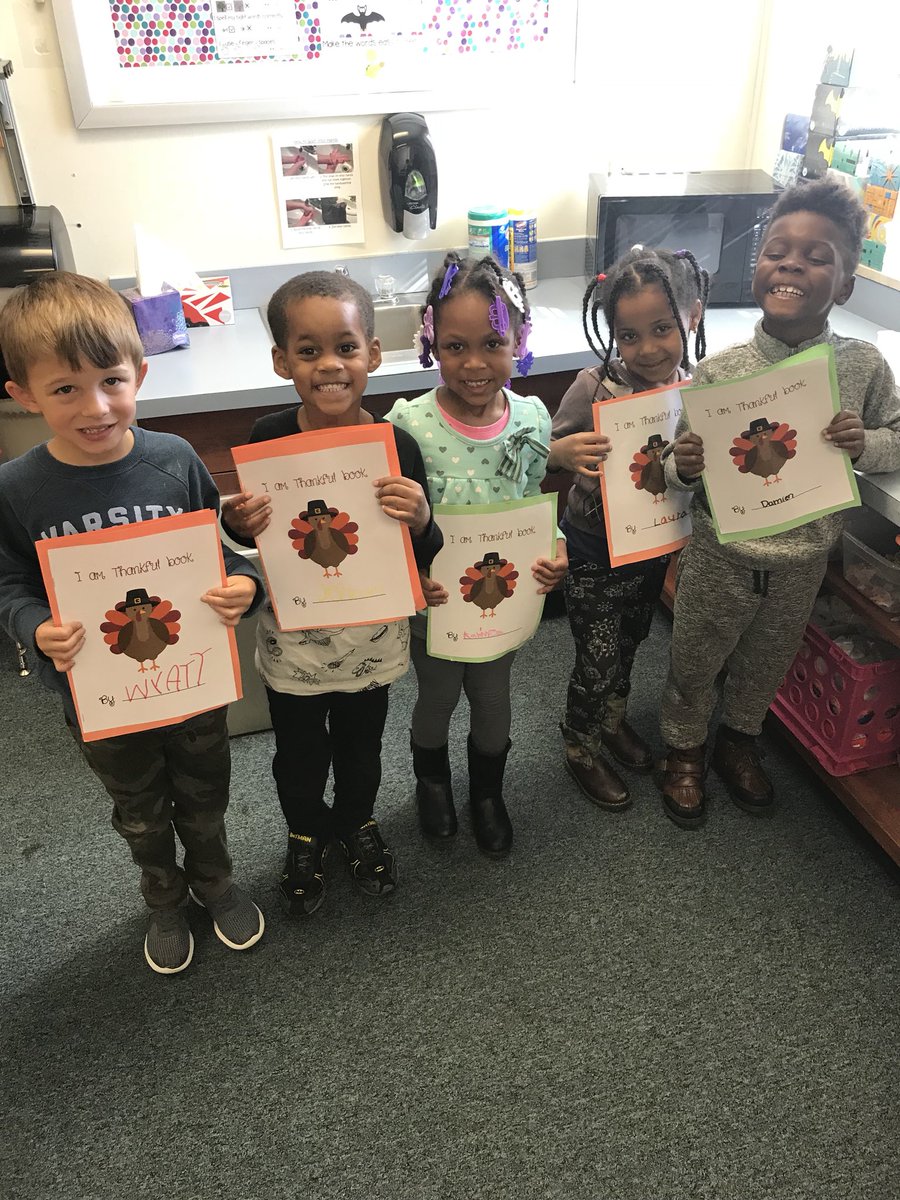 MilesofLearning's tweet photo. Today we finished up our “I am Thankful books” they read their books to friends to wrap up our writing! They were so proud to have their writing made into a book 💙🤗 #Nov2Remember #WeBelieveinBRE @MsContrades https://t.co/spdKpZqeGz