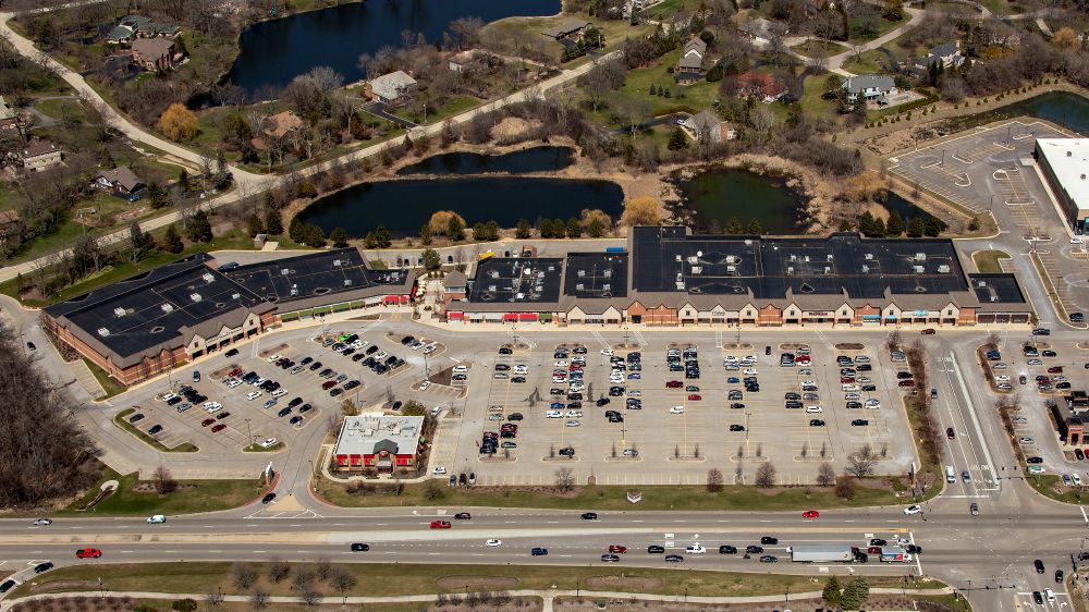 PineTreeCRE's tweet image. Proud to announce our recent acquisition of The Shops at Kildeer, a 171k-sf #shoppingcenter in our own backyard, in partnership with DRA Advisors. Link to a recent @crainschicago interview: ow.ly/NYJ230mDtzk #CRE #RetailCRE #IllinoisCRE #MidwestCRE #ChicagoCRE #retail