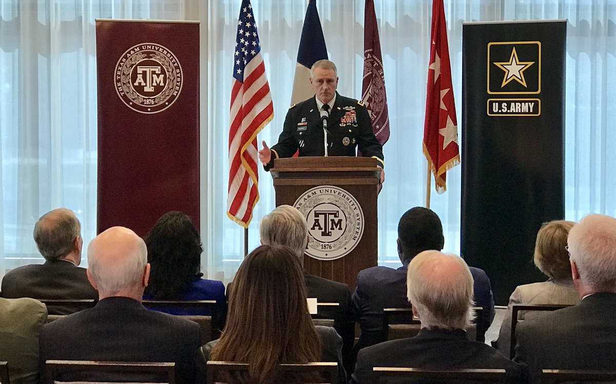 armyfutures's tweet image. Gen. John M. Murray discusses #FuturesCommand partnership and #ArmyFutures while visiting @TAMU this week.