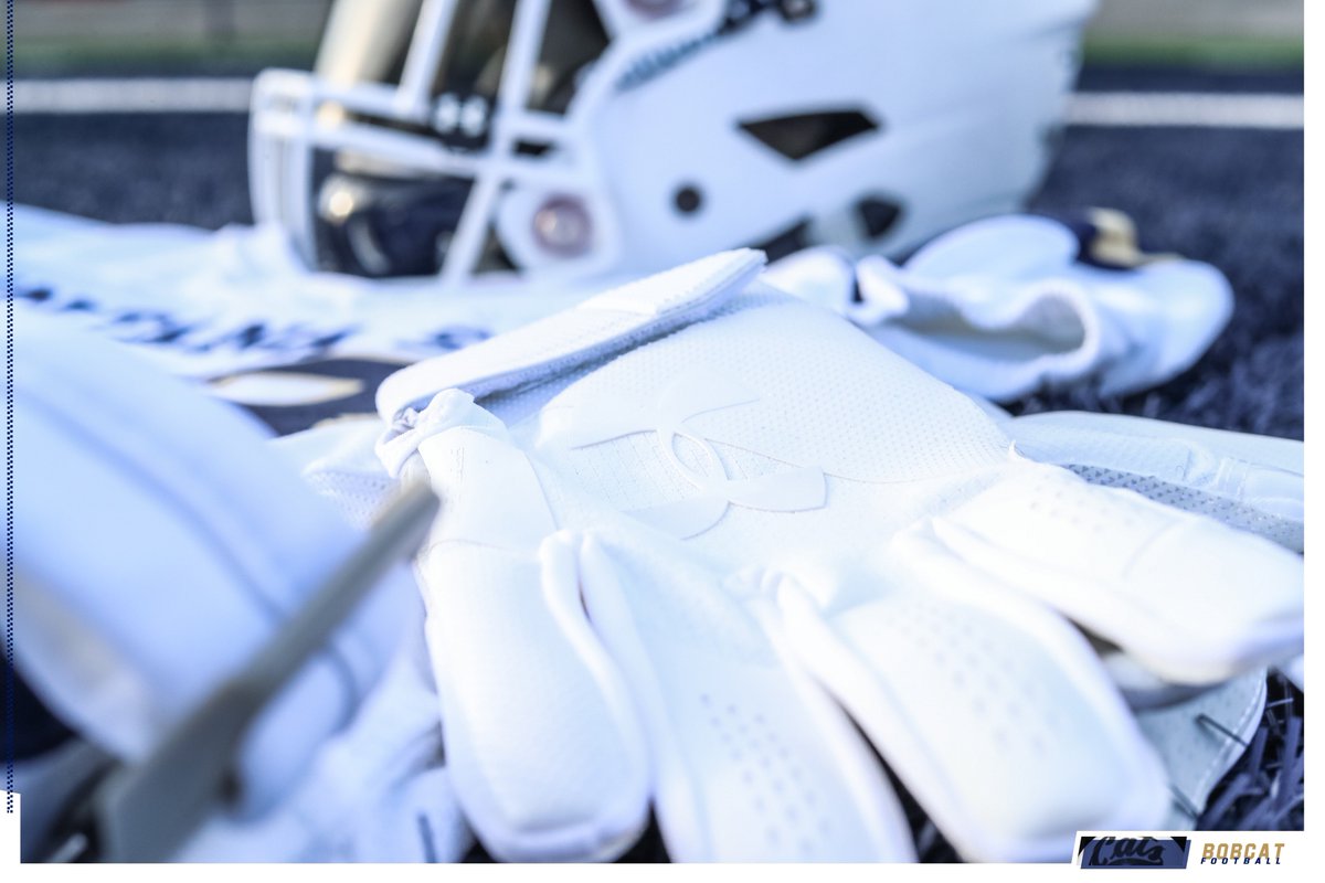 MSUBobcatsFB's tweet photo. All white everything ⚪️⚪️

#PTW #OwnTheState https://t.co/bDGeFzgqli