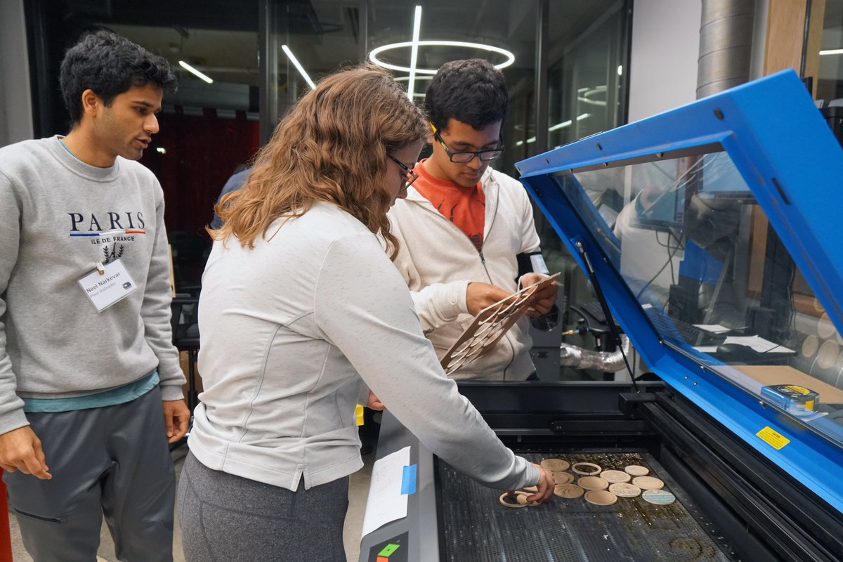 GeorgiaTech_ECE's tweet photo. Have you visited the IDC #makerspace yet? It's the perfect place on campus to dream it up, design it, &amp; get it DONE! Follow the HIVE on FB for the latest news &amp; events: https://t.co/BfScoeJpRc https://t.co/2dJN11JnbI