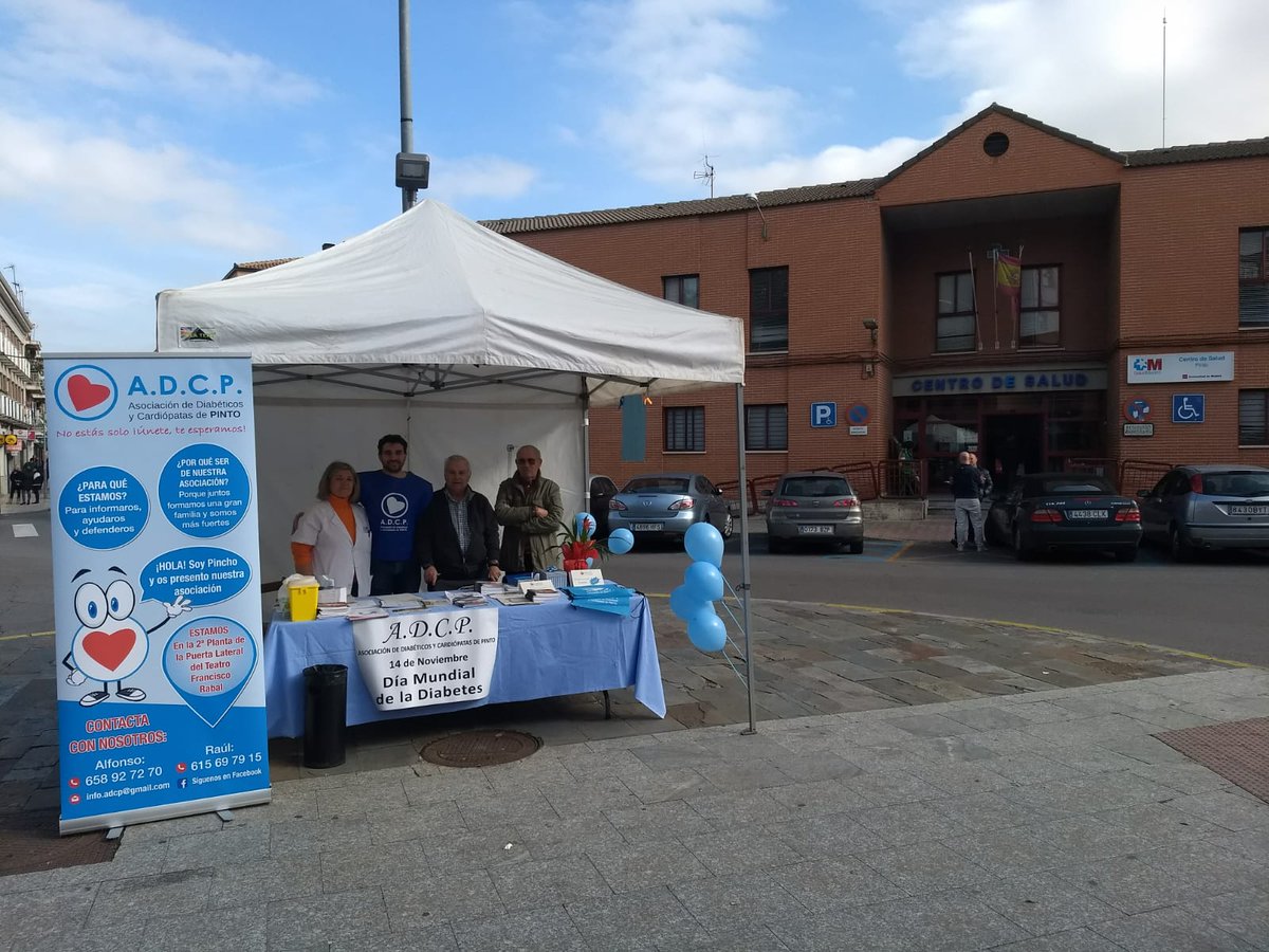 PilarMestreOr's tweet photo. Profesionales del #CSPinto de #AtenciónPrimariaCMadrid con la Asociación de Diabetes de Pinto realizando determinaciones de glucemia y consejos de salud
#DASur @beaherreras
#DiaMundialDeLaDiabetes @ComunidadMadrid
#PREVENCION https://t.co/6M7sqfESx3