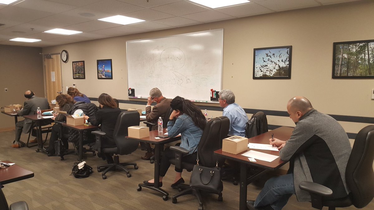 SAHispanicCC's tweet photo. Everyone is super focused today during the Lunch and Learn by @RobotCreative  on Jumpstarting their 2019 Marketing Plans! #WorldsBestMembers #LatinosAreCreative #LatinosAreLeaders https://t.co/k9wTHZlvQG