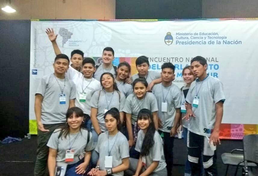 artydance23's tweet photo. #PolíticasSocioeducativas
📌Delegación salteña presente en el Palacio Sarmiento en el marco del 9º Encuentro Nacional de Parlamento Juvenil del Mercosur 🇦🇷 
#BuenosAires
#MareaAzul

@aniberruezo @UrtubeyJM
@larubita70 @danilisanti @fguillesaavedra @patriciapinasco @FanjulGabriel https://t.co/YSHwZ0LEjh