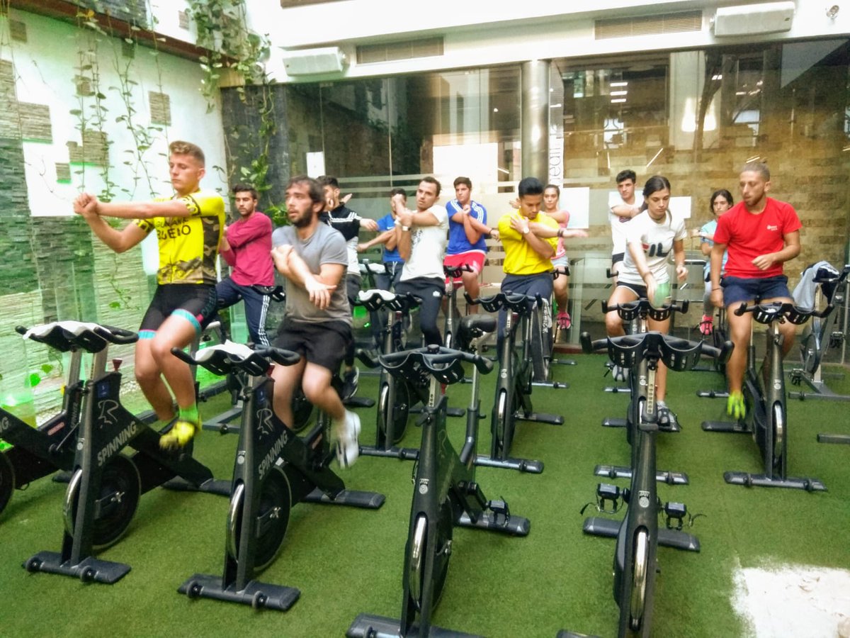 CEI_Tartessos's tweet photo. El Spinning es una de las actividades dirigidas que ofrece @TOPHEALTHSL, ideal para desarrollar la resistencia mejorando así nuestra salud. Los alumnos recibieron una clase teórico-práctica que a buen seguro les servirá para un futuro como profesionales de este sector. #GSTAFAD https://t.co/0x7sFBBxKL