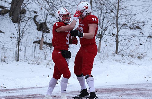 PrezHemesath's tweet photo. Scenes from a D3 Football Game, SJU vs. Thomas More University https://t.co/bFq0ffduHr https://t.co/Z5Sii5YscL