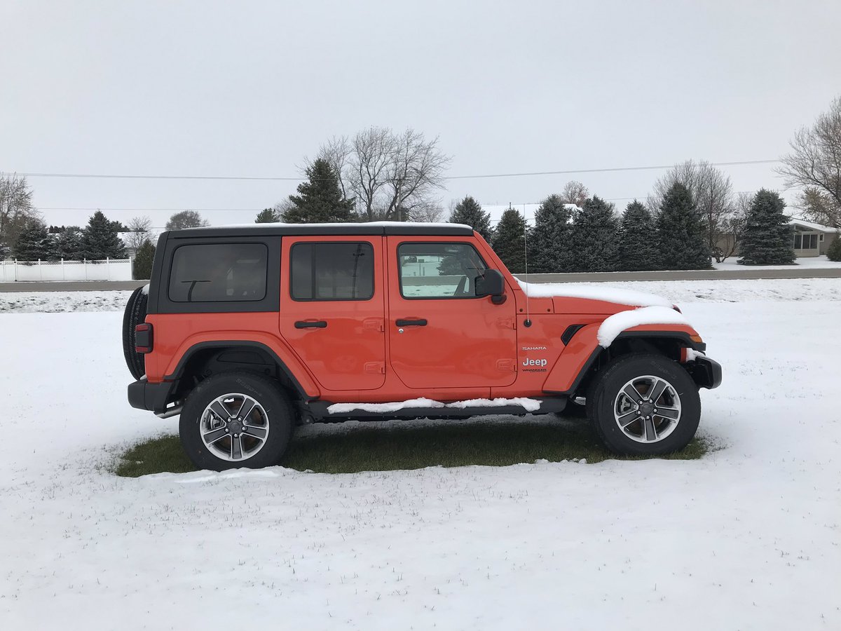 RoanokeMotors's tweet photo. R u ready for the snow? It’s a great day for a Jeep!! All Jeeps on sale at Roanoke Motors! #Jeep #Wrangler https://t.co/edTe0AGKi0