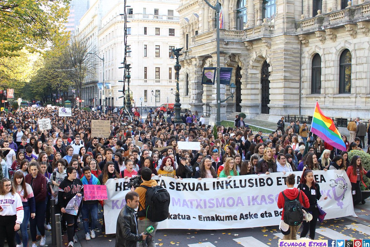 EzkIraultzailea's tweet photo. 1.500.000 ikasle baino gehiagok egin zuten greba atzo Hego EHn eta Estatuan ikasgeletatik matxismoa kanporatu eta heziketa sexual inklusibo baten alde. 

Aurrera jarraituko dugu! ✊

📌Hemen @IkasleSind-ren adierazpena 
#ikaslegreba
#14Nhuelgaestudiantil

https://t.co/I3UnsREJxI https://t.co/VvDu1pgtfv