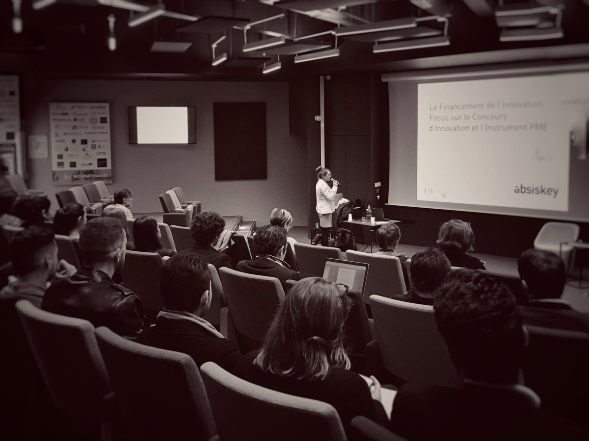 aure79lien's tweet photo. ✨Présentation aujourd'hui au Village des différents dispositifs de Financement de l'Innovation avec un focus sur deux d'entre eux le Concours d'Innovation et le SME Instrument. Expertise amenée par notre partenaire @absiskey la personne de @carinemayol #financement #innovation https://t.co/XguzLFJ8Lw