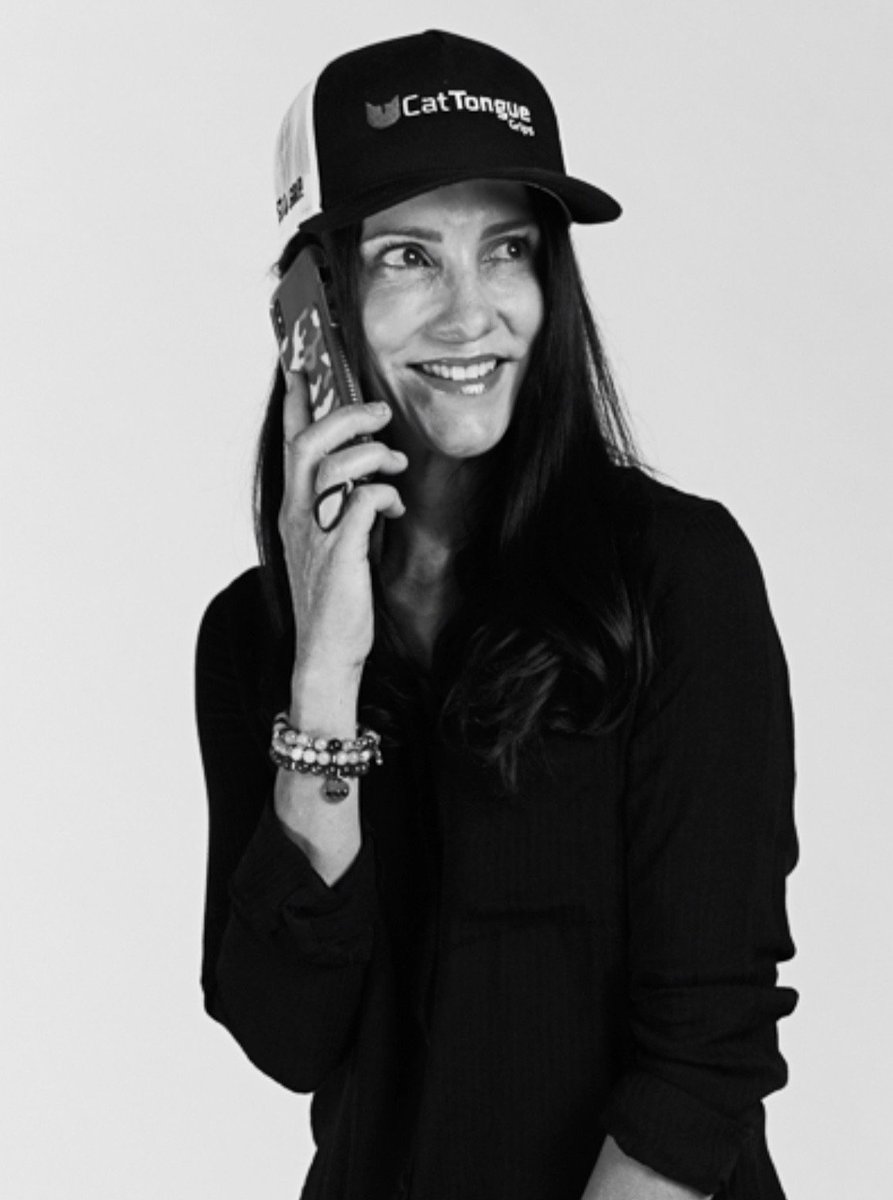 CatTongueGrips's tweet photo. We are super proud of our founder Missy Kelly who is part of @nicotmarsh's "100 Strong Women in Utah" Portrait Campaign! If you're in Salt Lake City come by Publik tonight from 6-9PM at 975 West Temple. #cattonguegrips #gription #strongwomenUT #utah #entrepreneur https://t.co/qqiHq10v23