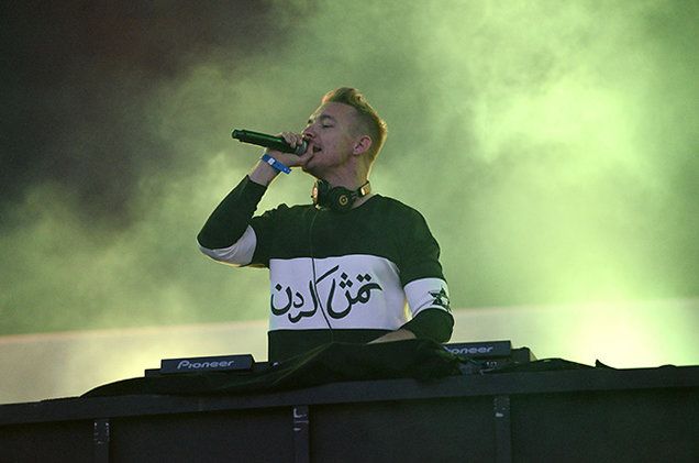dancingastro's tweet photo. Another wild collab coming out of left field today as @diplo reveals that he's working on something with who else but @JohnMayer 👀 | 📸: @scottdudelson https://t.co/3ijoXiGm1D https://t.co/Ofxm3ioGII