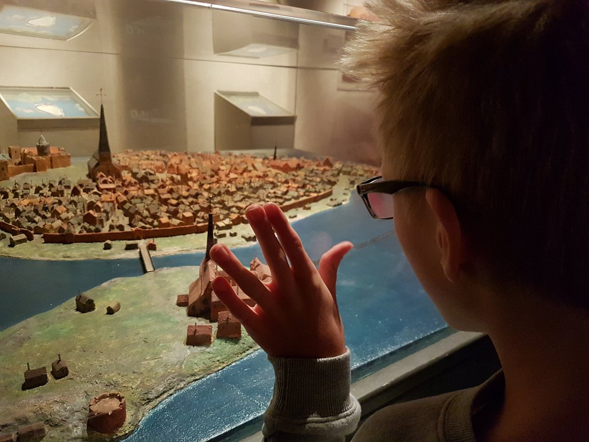 ThRydAssistent's tweet photo. Utflykt till gamla stan och Medeltidsmuseet! #Utflykt #sissollentuna #djupdal #A-klassen #assistenterna https://t.co/RYTLvN4oT7