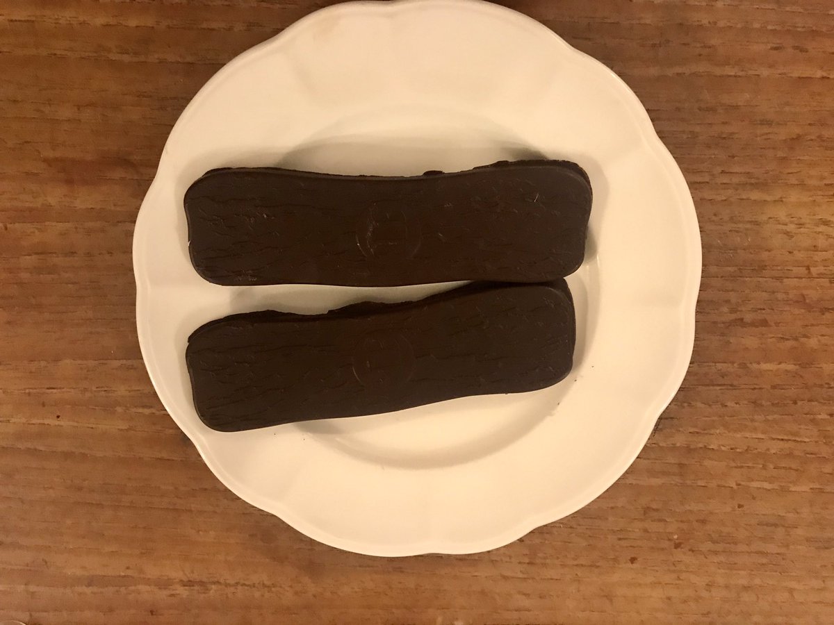 LauraF7x's tweet photo. Had an amazing day @hotelchocolat #schoolofchocolate cannot recommend the bean to bar experience enough! Dominic &amp; Becca were brilliant. Thank you so much! 😋 🍫 #chocolate #anotherstringtomybow https://t.co/P49awcJ5m4