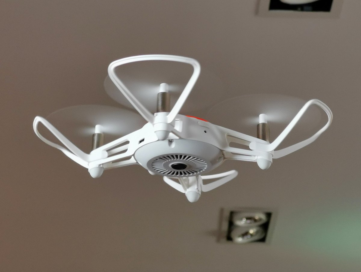 tweetykwiatka's tweet photo. Mi Drone Mini... trafi do polskich sklepów w cenie 259 złotych.
#xiaomi #xiaominew #new #newxiaomi #drone #midrone #midronemini https://t.co/k6pSClNEsS
