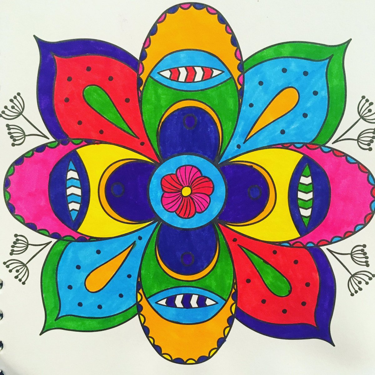 meditarconcolor's tweet photo. Sanar es tan importante como reenfocar tu energía hacia ti, tus proyectos y deseos
https://t.co/vkRKx6lpCa
 #sanar #reenfocar #energía #proyectos #deseos #buenasvibras #colorear #lepongocoloramivida #meditaciónactiva #mandalandia #mandala https://t.co/vouX5ux8Mv