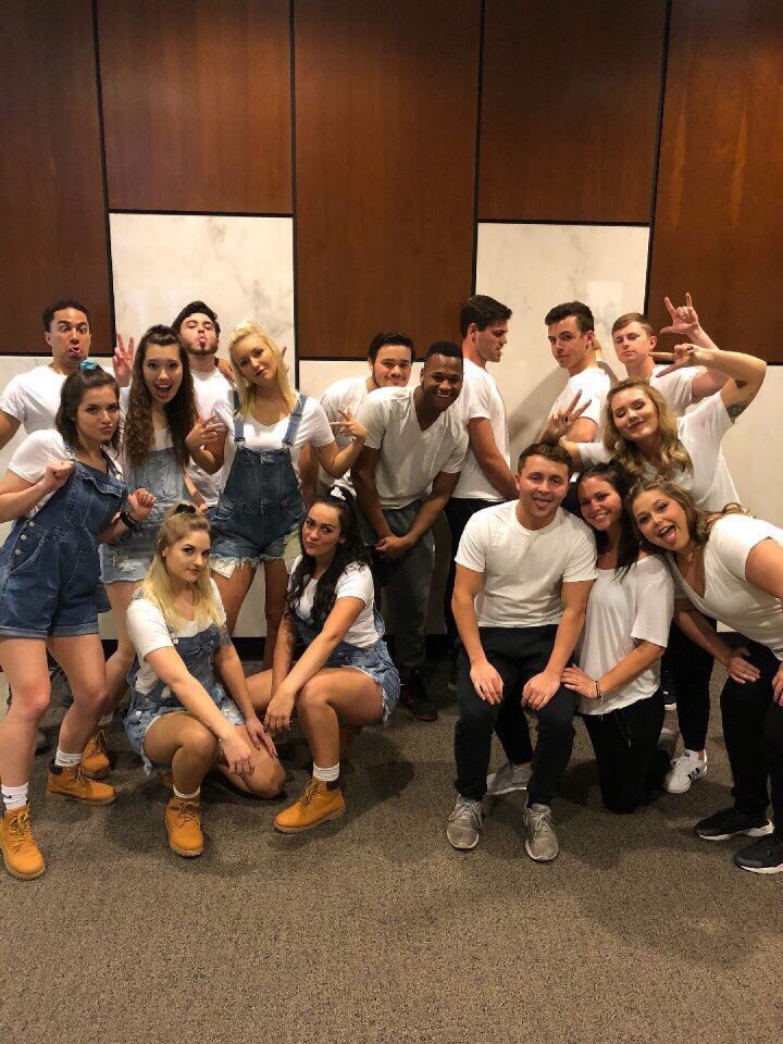 UCMLambdaChi's tweet photo. Congratulations on 117 years to the amazing ladies of @AlphaSigmaUCM ! We wish you many more to come! Here are some throwbacks from 2018 Greek Week, hopefully we can do it all again soon.😉 #ChopsandBugs 🔥 https://t.co/beE8Nq3ytJ