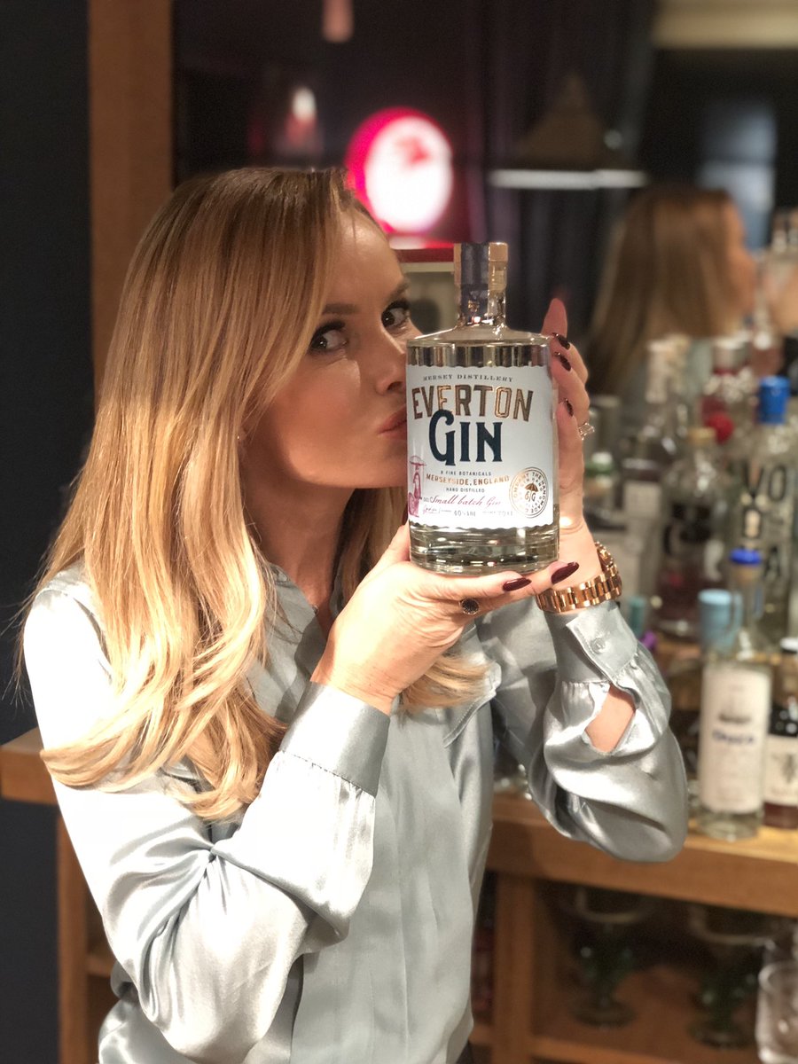 .<a href="/Everton/">Everton</a> and now their #Gin .. two of my fave things 🤣