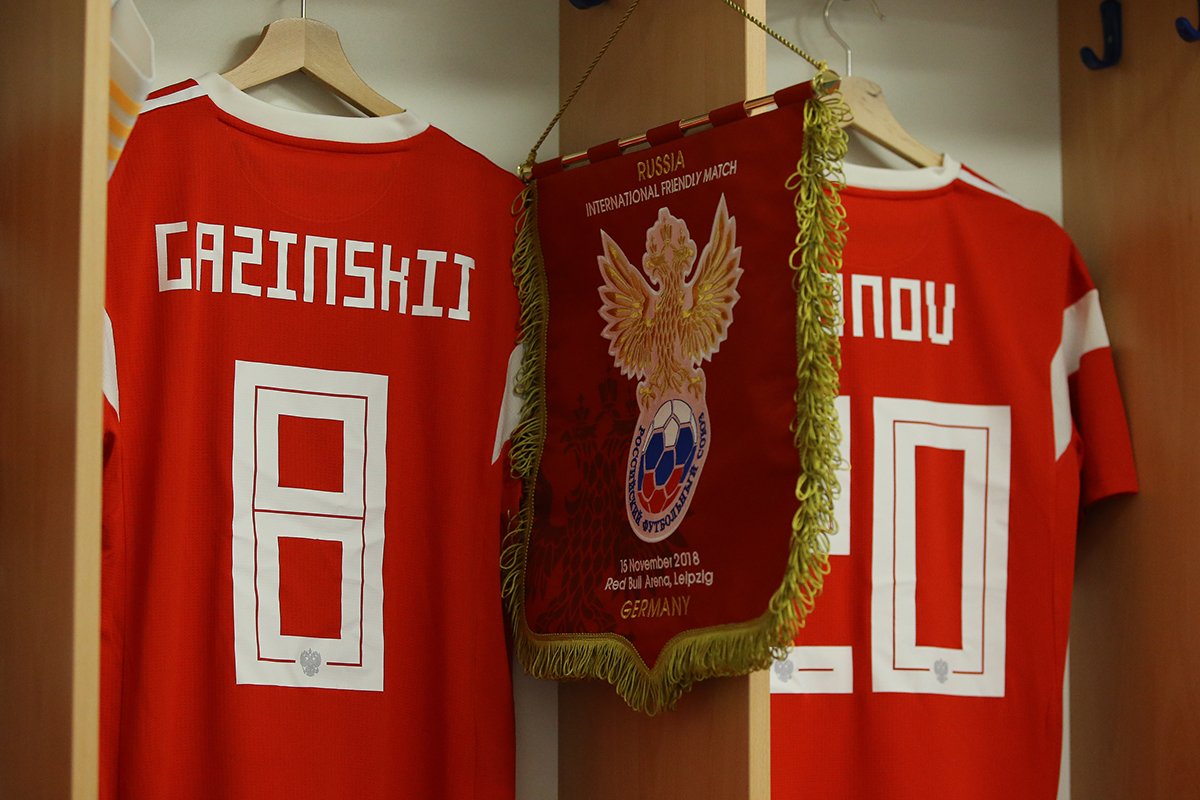 Раздевалка <a href="/TeamRussia/">Сборная России</a> перед матчем с Германией