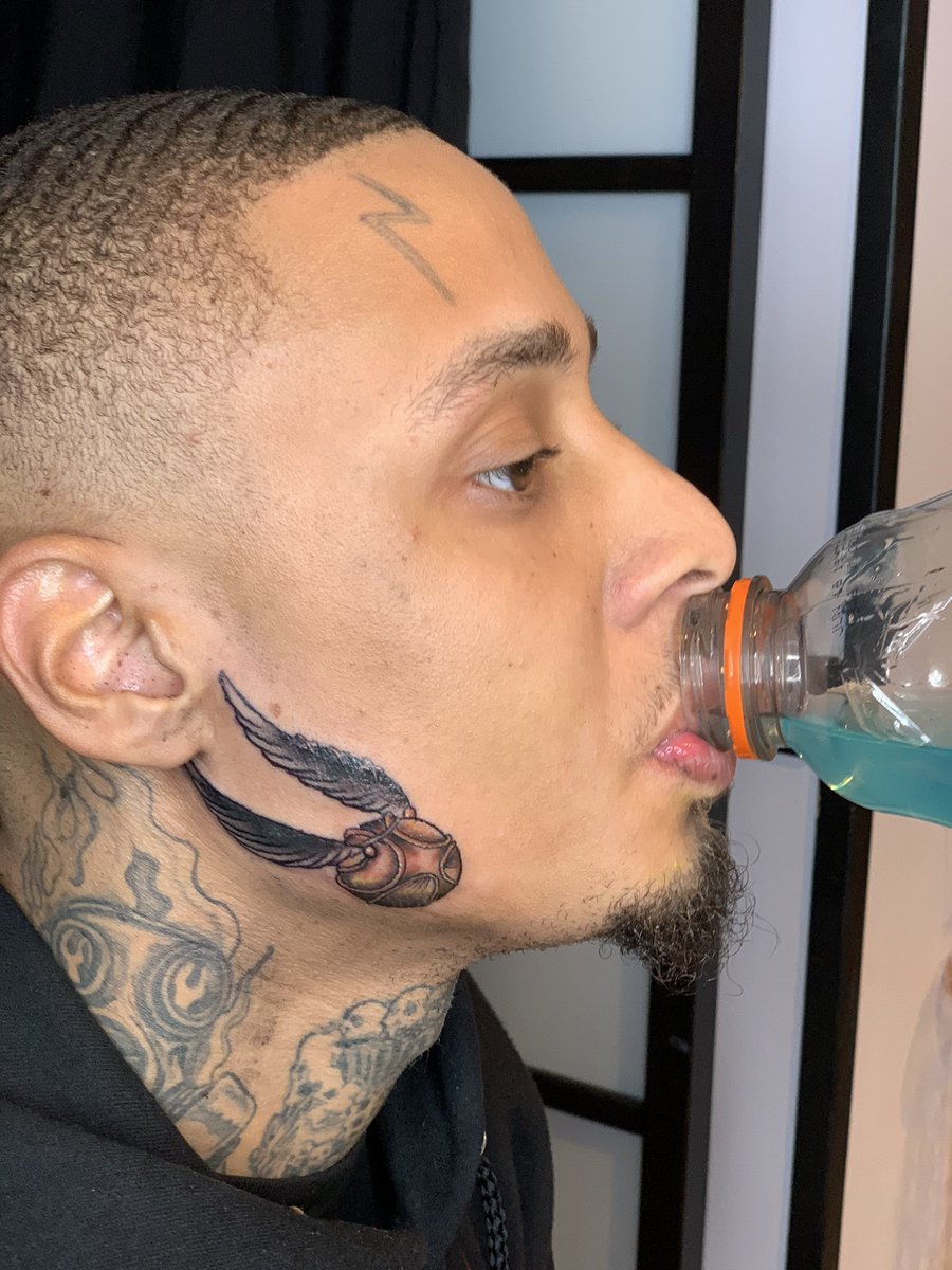 QuadieDiesel's tweet photo. Droppin a video today ain’t no Nigga like me #Slytherin 🐉 #HarryPotter 🧙🏽♂️
#SummersUp 🌝 https://t.co/VHCzJUQJws