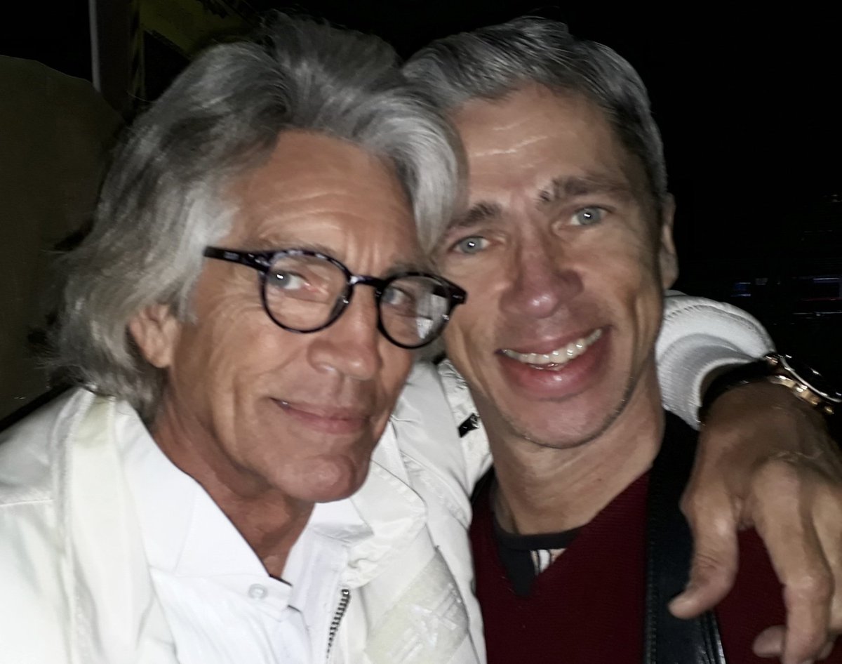 mat_fraser's tweet photo. It was great to meet @EricRoberts at @houseofhorrorss. He was a real pro, and super fun company. #waitwaitwait https://t.co/qWyduCw3Iq