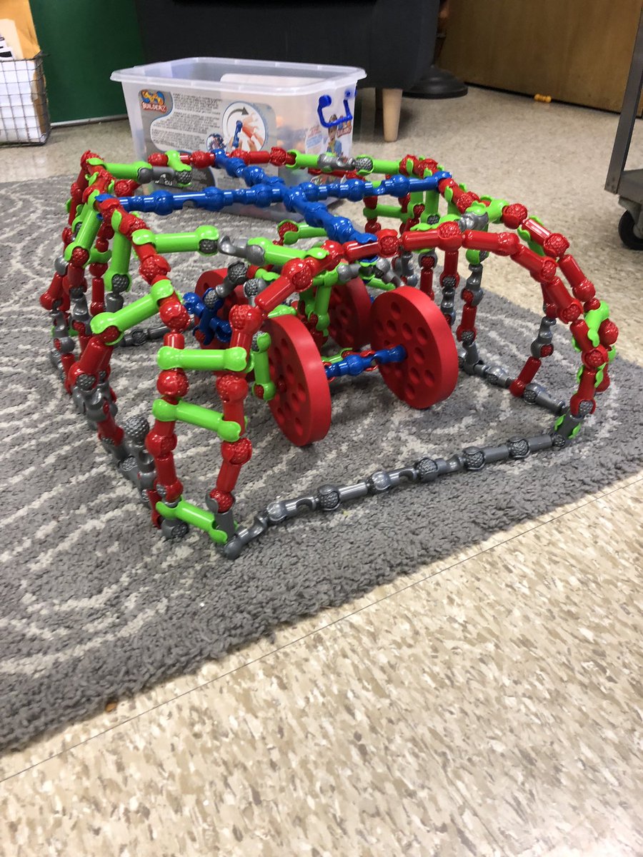 HarronKim's tweet photo. STEM building/exploring #theydontknowtheyrelearning #wiswillard https://t.co/GRwj4oqvyj