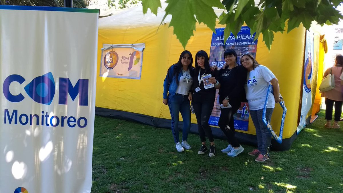 segpilarok's tweet photo. En el marco del #DíaMundialDeLaDiabetes estuvimos Presentes en la #Plaza12deOctubre junto a @DC_Pilar con la Carpa del COM #Pilar. Charlamos sobre #prevención, registramos a los vecinos en #AlertaPilar, brindamos material útil.
Emergencias 24hs:
DC: 103
COM: 02304276910 https://t.co/EGza7qGL03