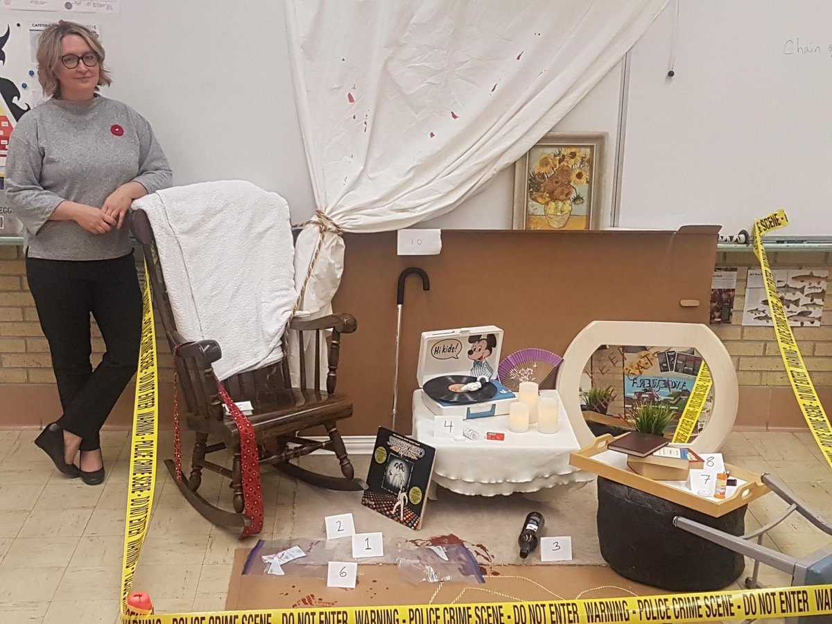 Ms. Kalesnikoff @ Walter Murray Collegiate engaged her students on Halloween by setting up a crime scene, allowing gr. 12’s to mentor gr.9’s while collaboratively solving the mystery. #CRclassrooms #engagedlearners #spslearn