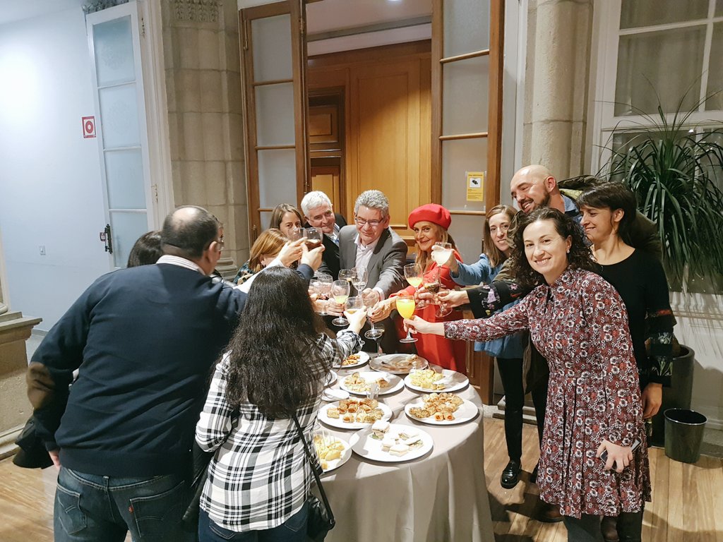 depo_es's tweet photo. 🥂 #PremiosProvinciaisXuventude Nesta serán de celebración da creatividade e da forza da #mocidade non podían faltar uns bos petiscos! Ata a próxima edición! https://t.co/3ZTBgE2cYp