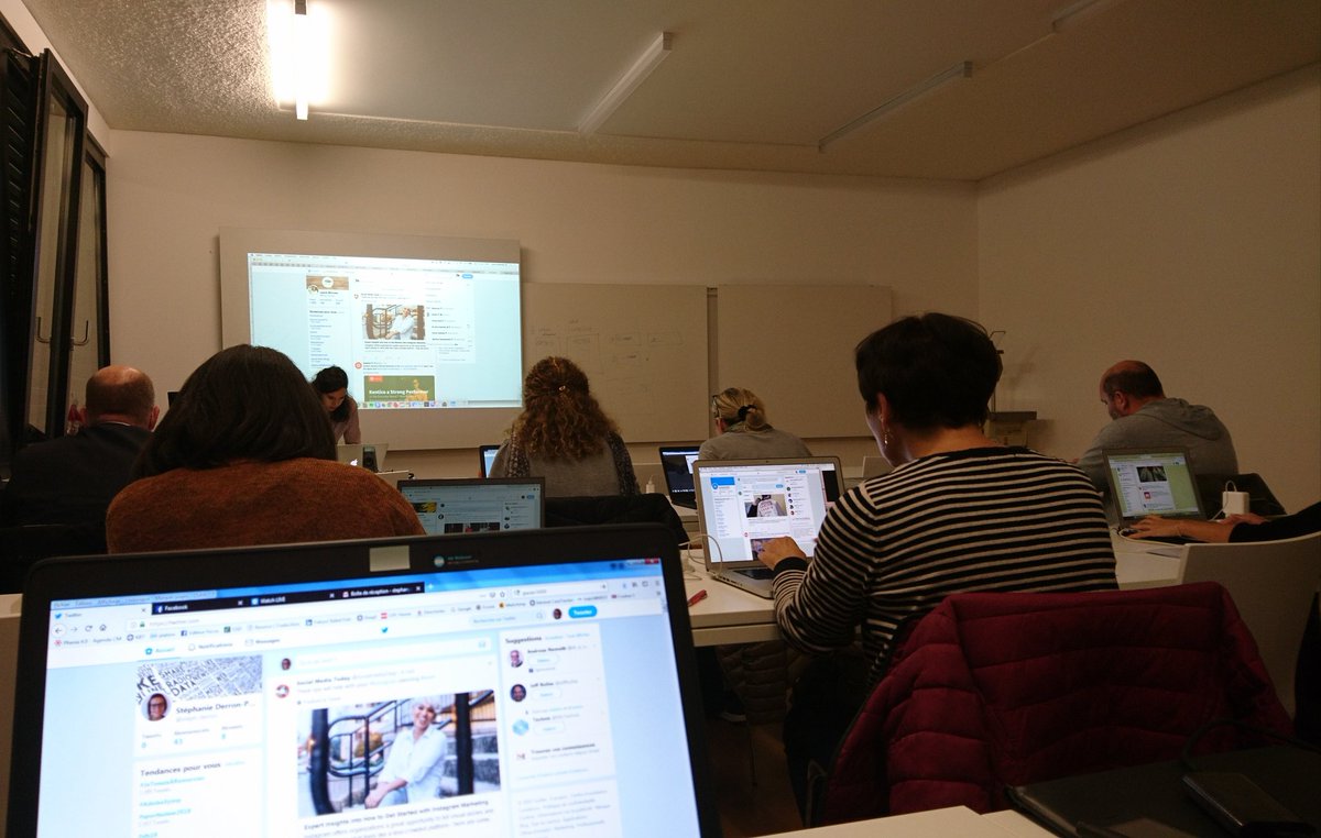 steph_derron's tweet photo. Les #bestpractices de Twitter au menu du cours de ce soir à la #hegarc🖥️ #socialmedia #gmshegarc https://t.co/Fej4MlZe52