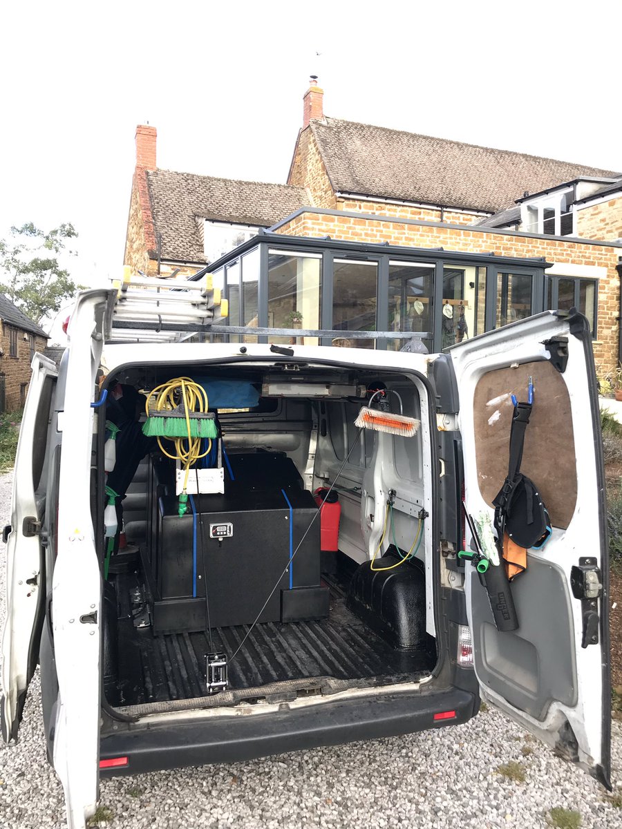 New pure water van mount supplied &amp; fitted by <a href="/Waterworks01/">Waterworks PowerUP</a>  awesome bit of kit with the #poweruphd reel &amp; excellent service throughout 👌🏻