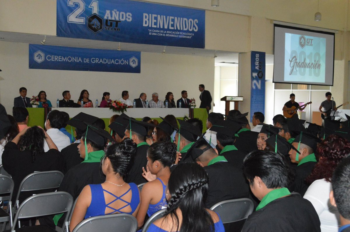RadioUtselva's tweet photo. Esta semana de #21Aniversario #UTSelva los iniciamos con Graduaciones de más #ProfesionistasDeVerdad de Divisiones de #Administración #TIC #AgroAlimentaria #TurismoyGastronomía que nos representarán en la vida productiva del estado! Felicidades a todas y todos! https://t.co/JAdn4r6oHe