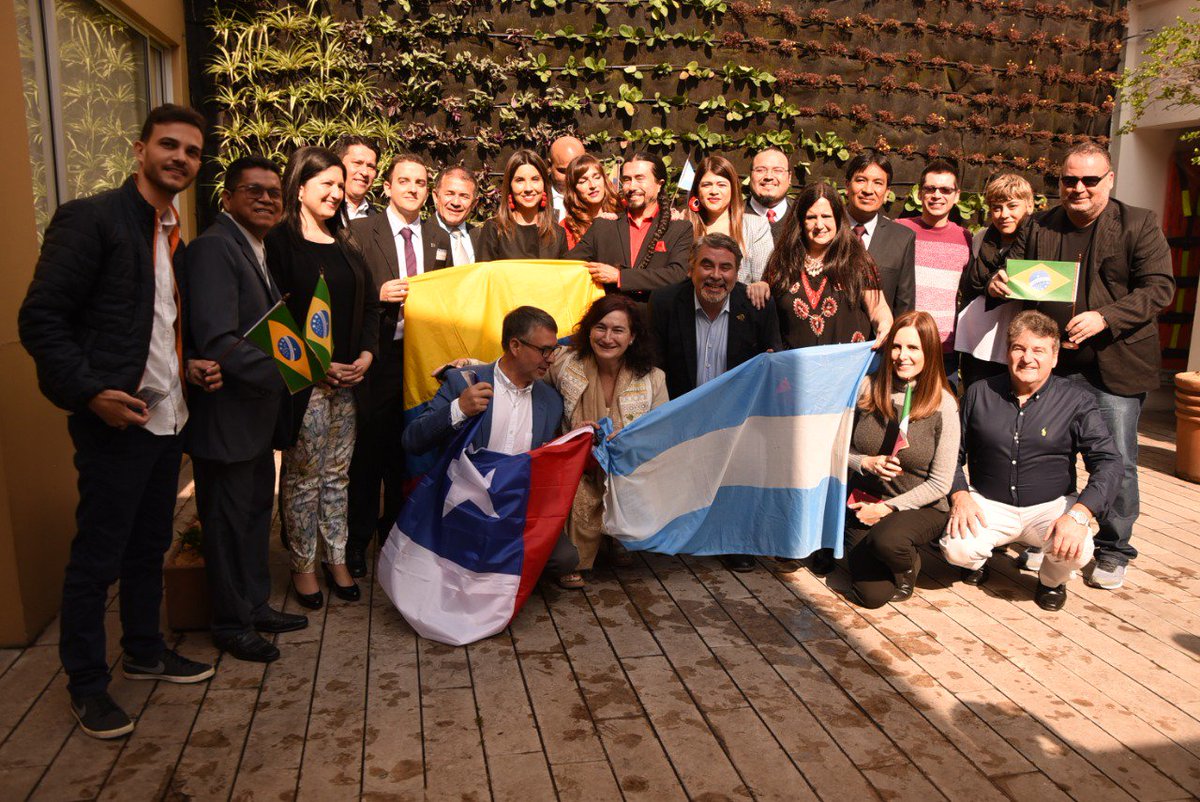 FundacionVarkey's tweet photo. Estamos comenzando el Encuentro Varkey Teacher Ambassadors LATAM en Colombia. Durante dos días, algunos de los maestros nominados al @teacherPrize en las últimas 3 ediciones del premio, se reunirán para debatir sobre cómo seguir impulsando la educación de la región. #VarkeySummit https://t.co/Kxsuk008E4